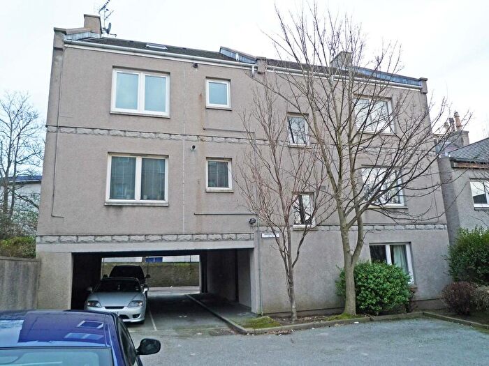3 Bedroom Flat To Rent In Whitehall Mews, Whitehall Place, Aberdeen, AB25