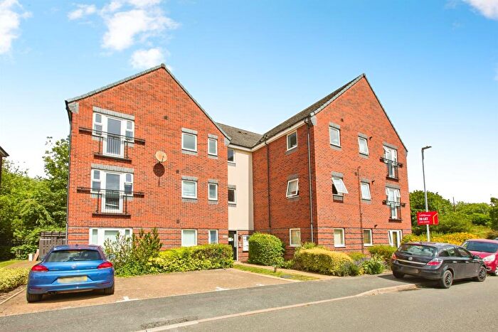 2 Bedroom Apartment For Sale In Pipers Way, Burton-On-Trent, DE14