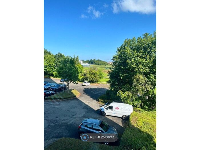 2 Bedroom Flat To Rent In Kinneil House, Hamilton, ML3