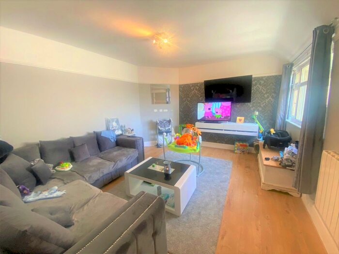 2 Bedroom Flat To Rent In Ryefield Avenue, Northwood Hills, Northwood Hills, HA6