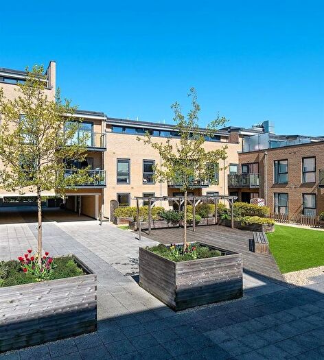 1 Bedroom Flat For Sale In The Embankment, Nash Mills Wharf, Hemel Hempstead, HP3