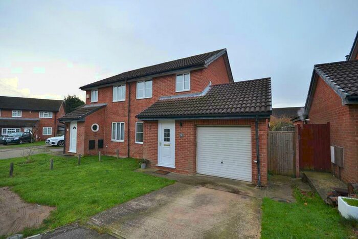 3 Bedroom Semi-Detached House To Rent In Burgess Gardens, Newport Pagnell, Buckinghamshire, MK16