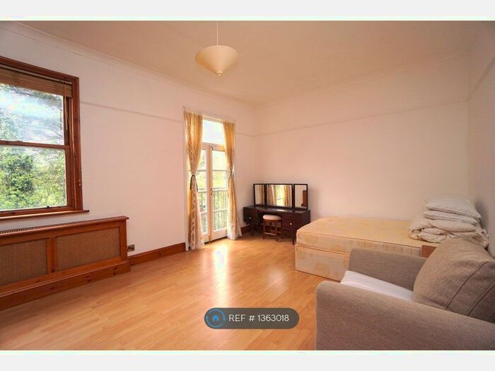 2 Bedroom Flat To Rent In Wray Crescent, London, N4