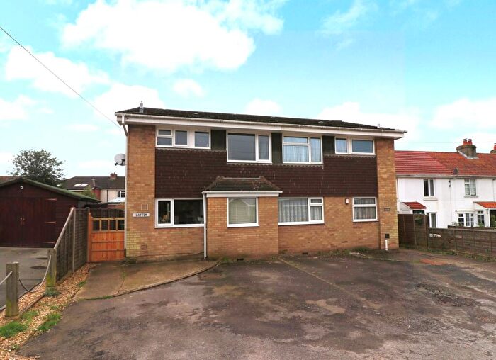 3 Bedroom Semi Detached House For Sale In Portsmouth Road, Bursledon, SO31