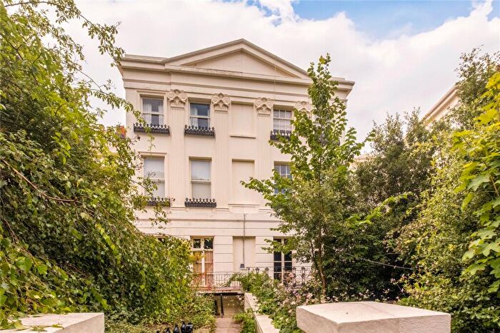 2 Bedroom Apartment For Sale In Montpelier Crescent, Brighton, East Sussex, BN1