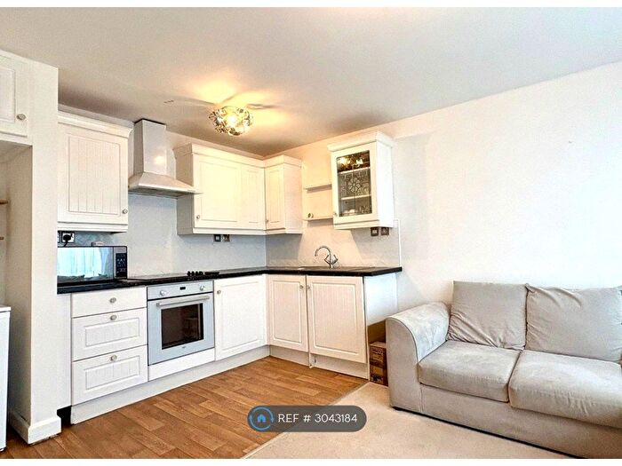 1 Bedroom Flat To Rent In Port Dinorwic Marina, Y Felinheli, LL56