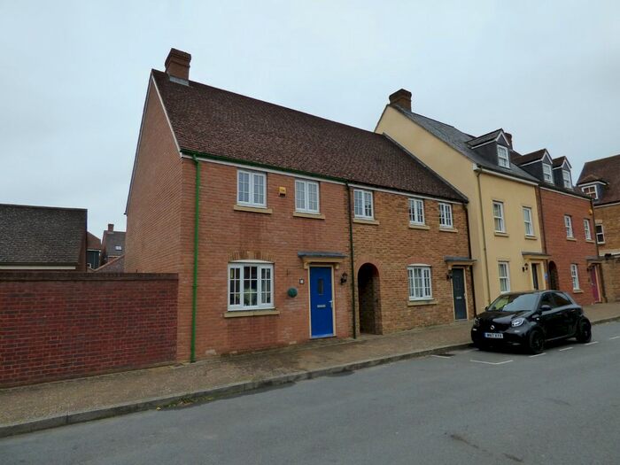 3 Bedroom End Of Terrace House To Rent In Aviemore Road, Wichelstowe, Swindon, SN1