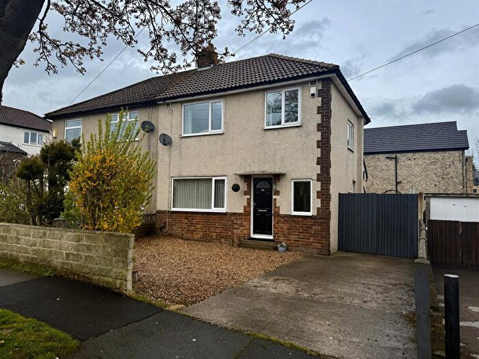 3 Bedroom Semi Detached House For Sale In Kingsway, Wrose, Bradford, BD2