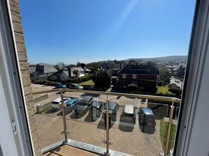 2 Bedroom Flat For Sale In Culver Road, *Lift To All Floors & Sea Views, PO37