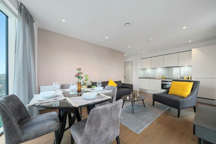 1 Bedroom Apartment To Rent In Raglan House, SE17