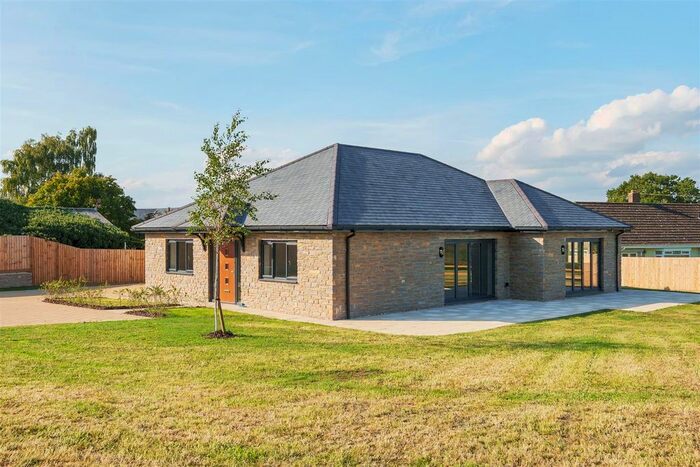 3 Bedroom Detached Bungalow For Sale In Blagdon Hill, Taunton, TA3