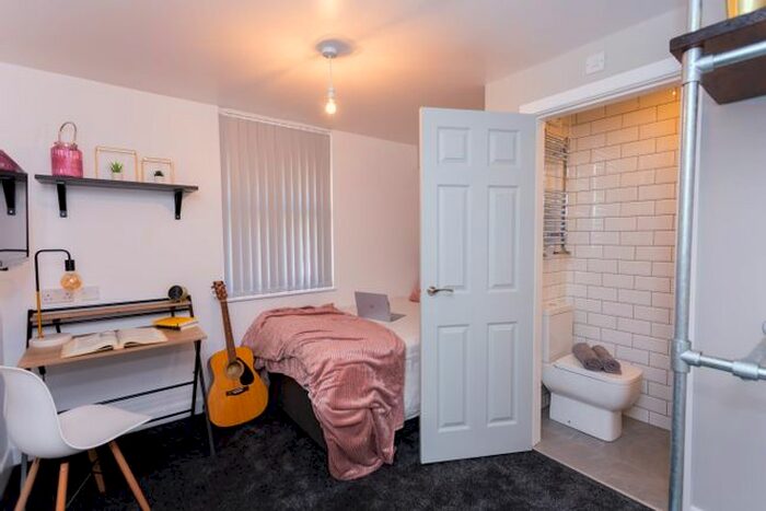 5 Bedroom Terraced House To Rent In Bolingbroke Road, Stoke, Coventry, CV3