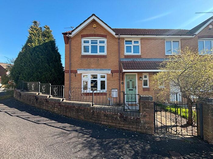 4 Bedroom Semi-Detached House For Sale In Aberaeron Close, Barry, CF62