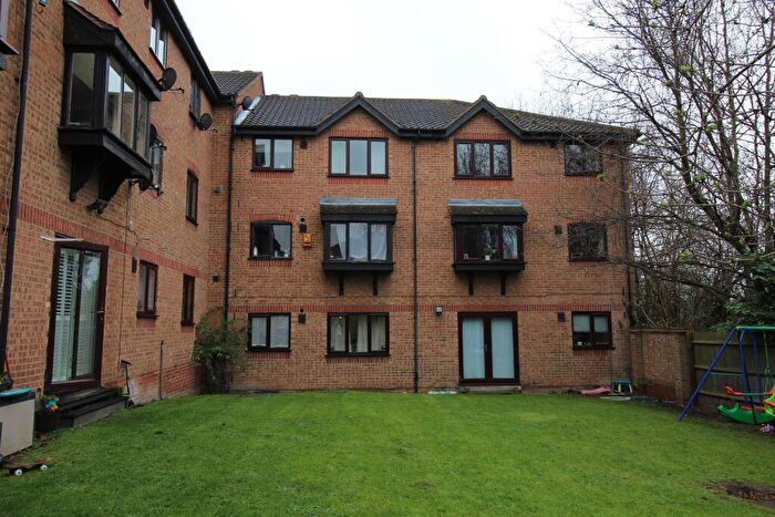 2 Bedroom Apartment To Rent In Flat, Branstone Court, Linnet Way, Purfleet, RM19