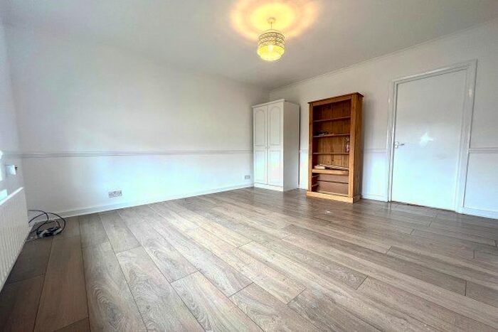 2 Bedroom Flat To Rent In Lambourne Road, Barking, IG11