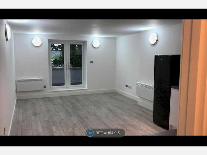 1 Bedroom Flat To Rent In Station Road, Crayford, Dartford, DA1