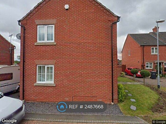 5 Bedroom Semi-Detached House To Rent In Saltcote Avenue, Bedford, MK41