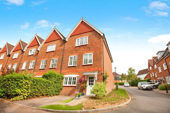 3 Bedroom End Terrace House For Sale In Weavers Mead, Haywards Heath, RH16