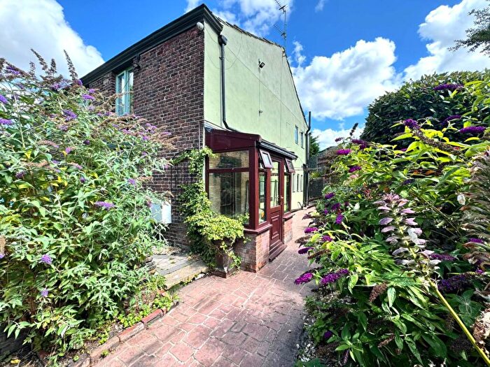 2 Bedroom Cottage For Sale In Cowlishaw, Shaw, OL2