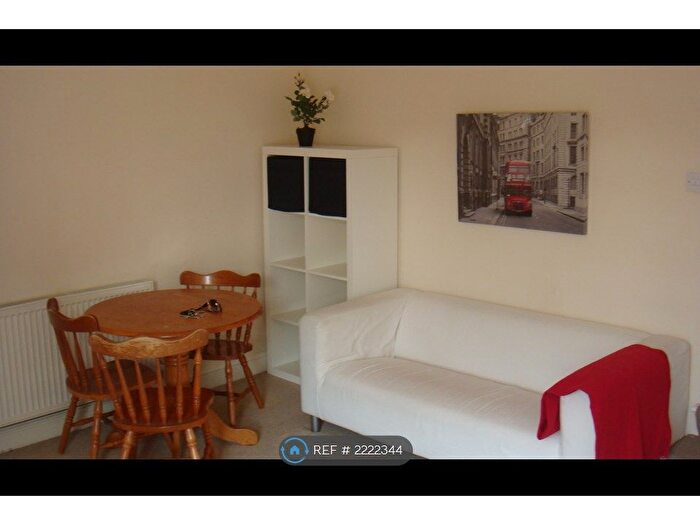 2 Bedroom Flat To Rent In Garratt Terrace, London, SW17