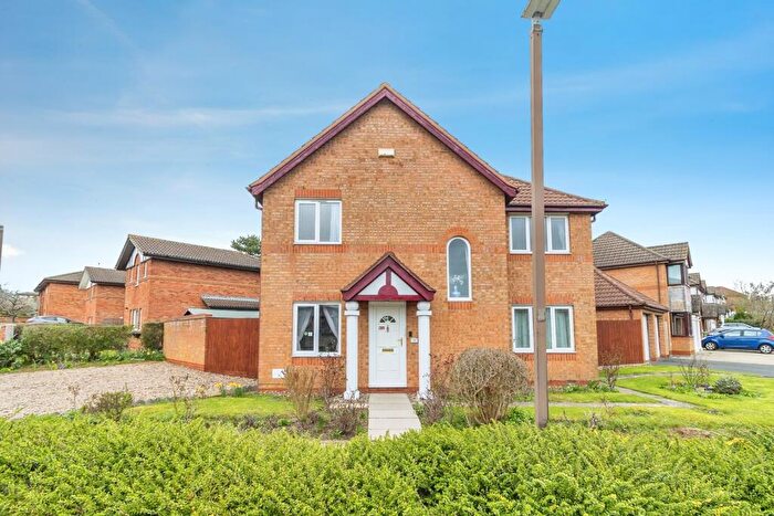 4 Bedroom Detached House For Sale In Streatham Place, Bradwell Common, Milton Keynes, Buckinghamshire, MK13