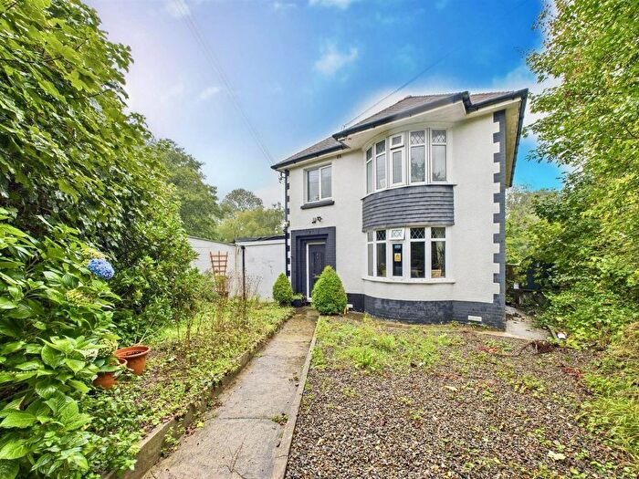 3 Bedroom Detached House For Sale In Llethri Road, Felinfoel, Llanelli, SA14