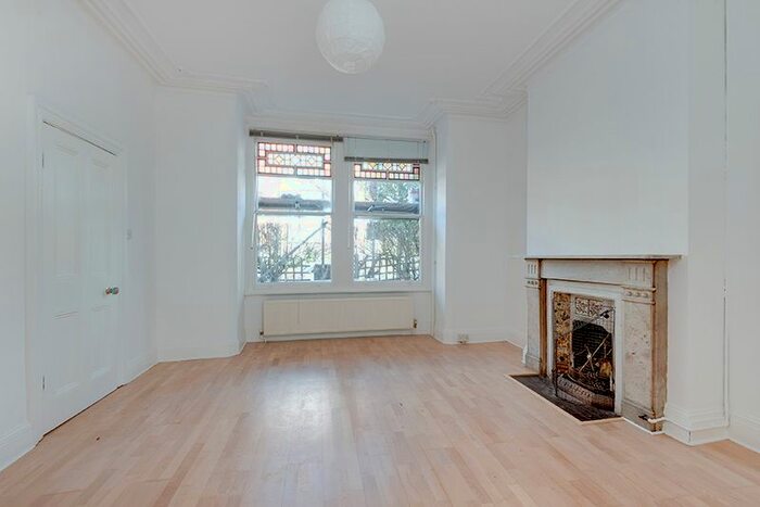 3 Bedroom Semi Detached House To Rent In Constantine Road, Hampstead Heath, NW3