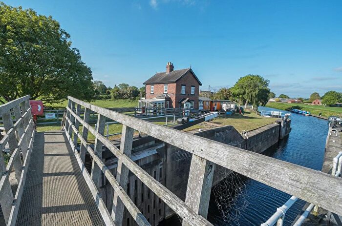 3 Bedroom Cottage For Sale In Main Street, West Haddlesey, Selby, YO8