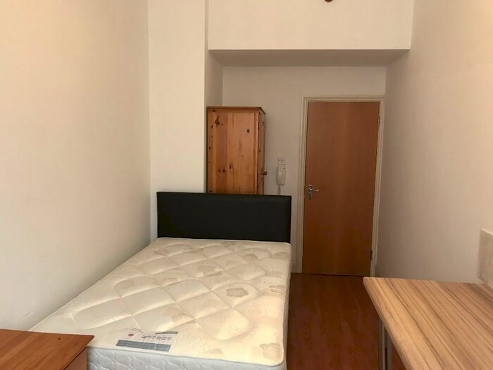 Studio To Rent In York Way, London, N7