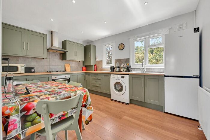 3 Bedroom Flat To Rent In Skipsey Avenue, East Ham, E6