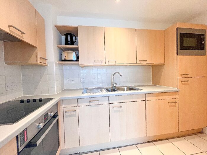2 Bedroom Flat To Rent In Consort Rise House, Buckingham Palace Road, London, SW1W