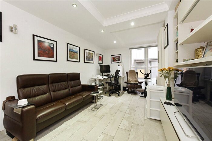1 Bedroom Flat For Sale In Bird Street, London, W1U