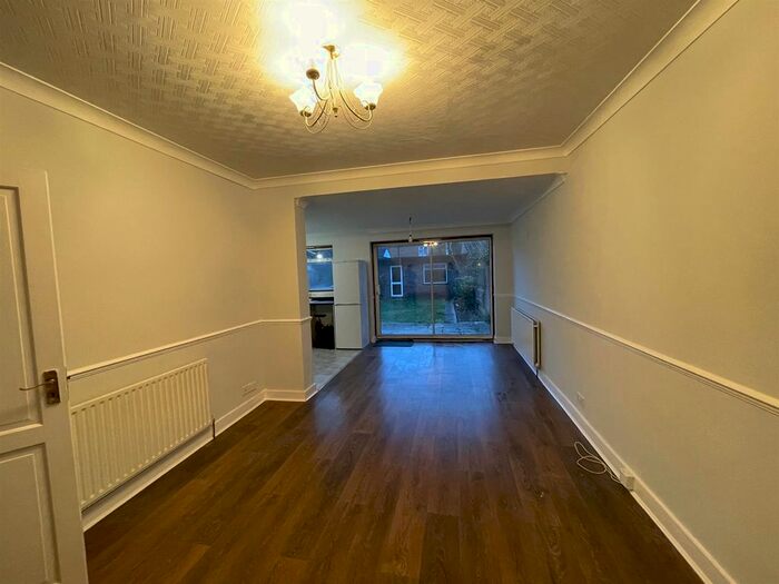 4 Bedroom Terraced House To Rent In Greenland Crescent, Southall, UB2