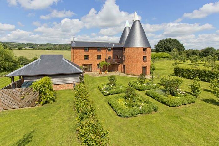 5 Bedroom Detached House To Rent In Welldishes Oast, Redwall Lane, Linton, Maidstone, Kent, ME17