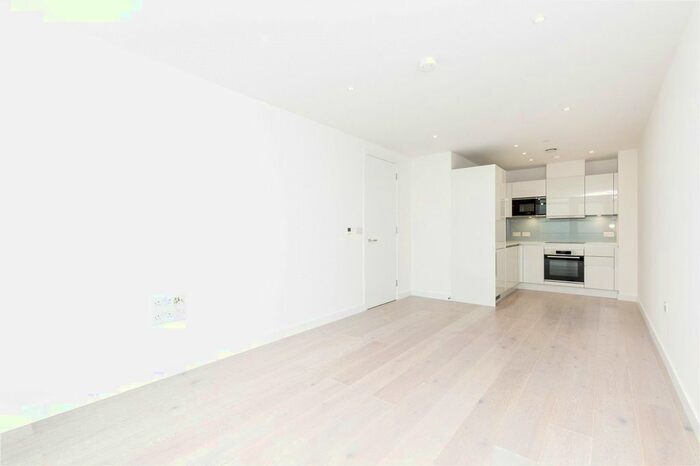 2 Bedroom Flat To Rent In City North East Tower, City North Place, London, N4