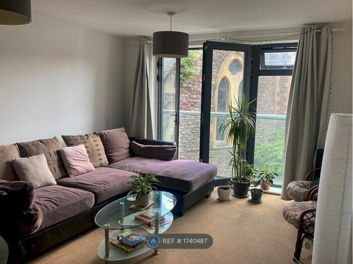 2 Bedroom Flat To Rent In Penywell Road, Bristol, BS5