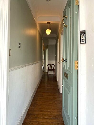 2 Bedroom Flat For Sale In Drayton Road, Harlesden, NW10