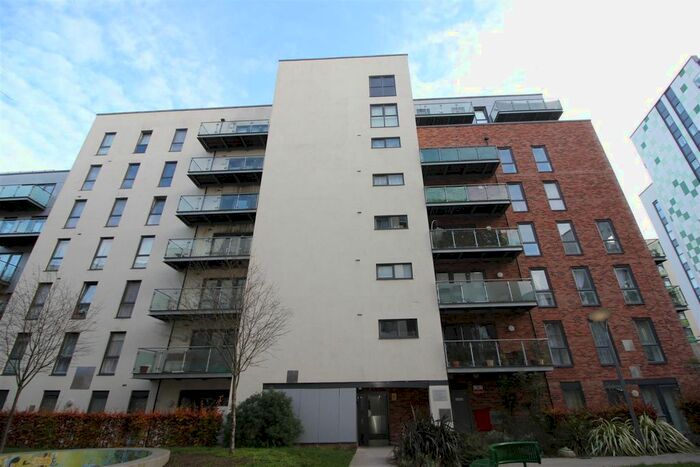3 Bedroom Flat To Rent In Loughborough House, Honour Gardens, Dagenham, RM8