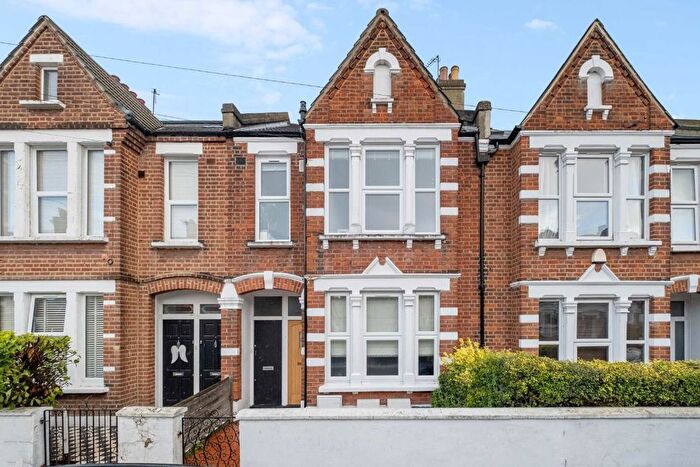 1 Bedroom Flat To Rent In Bruce Road, Tooting, CR4