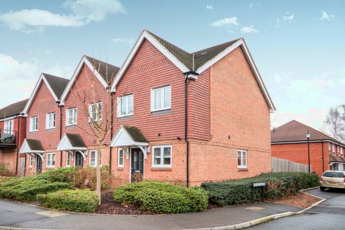 2 Bedroom House To Rent In Godalming, Surrey, GU7