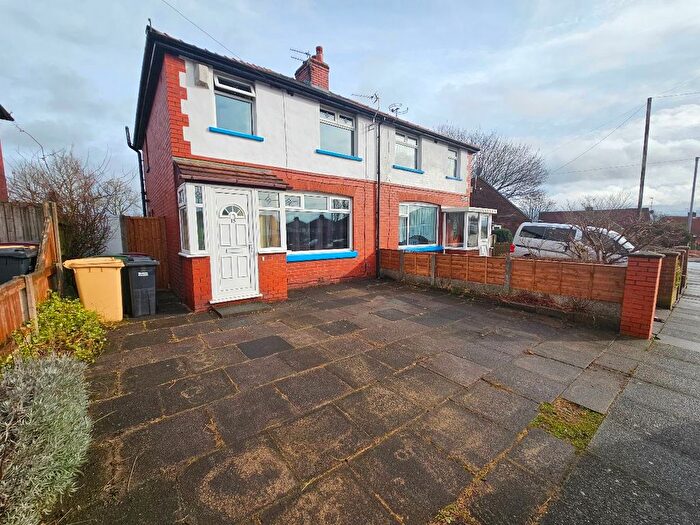 3 Bedroom Semi-Detached House To Rent In Oakes Street, Kearsley, Bolton, BL4