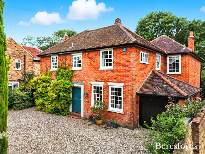 5 Bedroom Detached House For Sale In Brentwood Road, Herongate, CM13