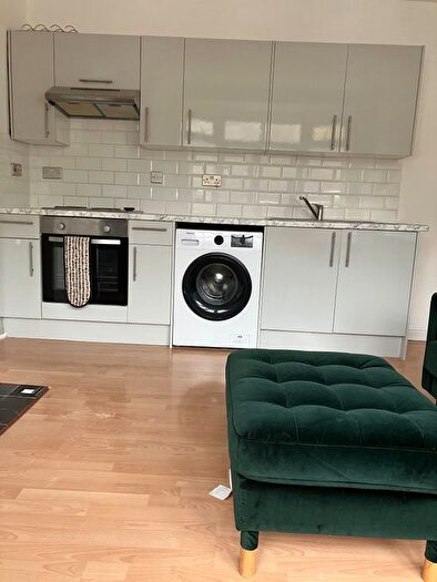 1 Bedroom Flat To Rent In Hill Road, Mitcham, CR4