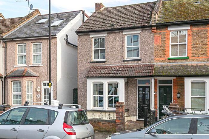 3 Bedroom Semi Detached House For Sale In Churchill Road, South Croydon, CR2