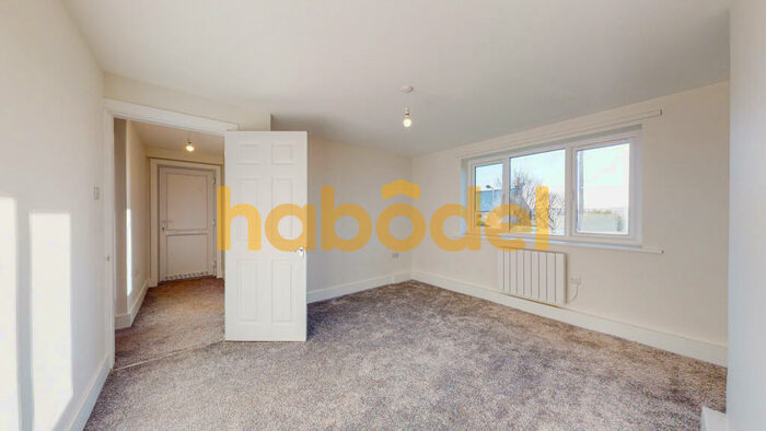 1 Bedroom Flat To Rent In Braithwaite, Keighley, BD22