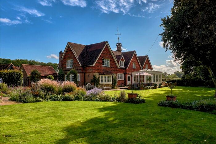 5 Bedroom Detached House For Sale In Lyons Green, Plaistow, Billingshurst, West Sussex, RH14