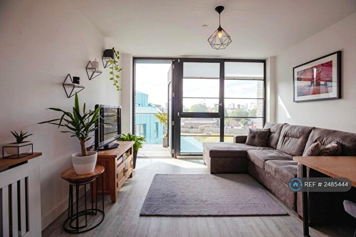 1 Bedroom Flat To Rent In Distillery Building, London, E3