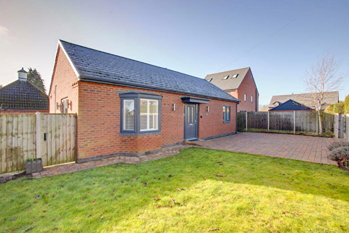 2 Bedroom Detached Bungalow For Sale In Cliff Drive, Radcliffe-on-Trent, Nottingham, NG12