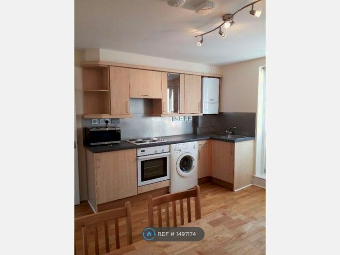 2 Bedroom Flat To Rent In Essex Road, London, N1