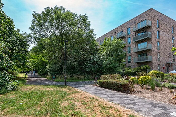 1 Bedroom Flat For Sale In Mahindra Way, London, E6